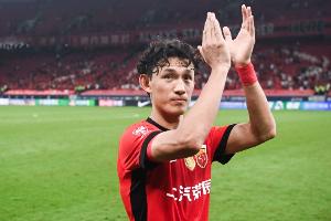 东体：海港取胜积分乐成转正，，，，，王燊超绝杀球展现穆斯卡特战术要求_24直播网