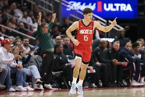 手感不错但脱手未几！谢泼德半场4中3得8分 其中三分3中2_24直播网