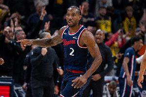 状态火热！伦纳德首节5中4高效拿下12分1篮板 罚球5中2_24直播网