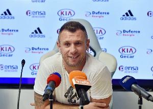 卡萨诺：阿莱格里不配当教练，，，，，应滚出足球圈，，，，，他正把足球带入深渊_24直播网