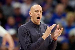 帅位很稳！Amick：国王队有意让克里斯蒂继续执教_24直播网