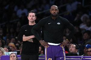 詹姆斯：我的季后赛心态就是无论球队需要我做什么都行_24直播网