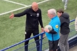 格罗宁根回应罗本与敌手家长冲突：对方家长多次介入教练裁判对话_24直播网