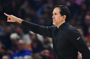 斯波：许多年轻球员都取得前进 一连六年进季后赛不是3868la银河总站目的_24直播网