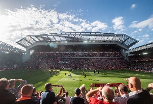 TA：利物浦本土色彩愈发衰退且与球迷脱节，，，，，战绩低迷下隔膜凸显_24直播网