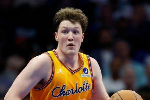 高端局撞墙~三分王克尼佩尔通例赛三分掷中率42.5% 附加赛共12中1_24直播网