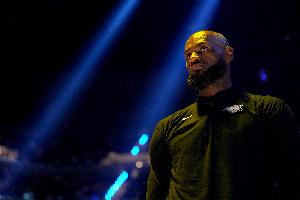 1995年来季后赛胜。。。。。。赫材匪185场超马刺全队排名第一_24直播网