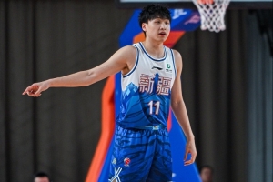 火力靠谱！齐麟14中8孝顺20分4板 正负值+24_24直播网