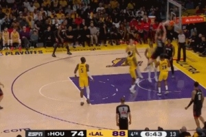 攻击篮筐！申京中路突破 腾飞双手暴扣缩小分差_24直播网