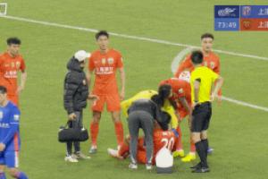 让腿震荡换人无空可钻？？？？？足球报：六阶段康复期能防止球员诈伤_24直播网