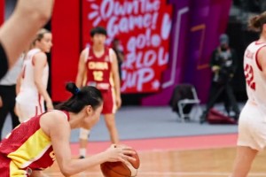 王思雨 借力打力，，这是什么仙人球商，，可以给到一个夯_24直播网