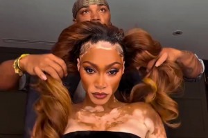 库兹马超模女友晒大海浪造型，，，，，，你们浏览得来吗？？?_24直播网